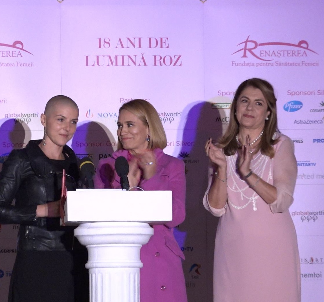 Catena sustine „Iluminarea in roz” a Ateneului Roman - gest simbolic al luptei impotriva cancerului de san