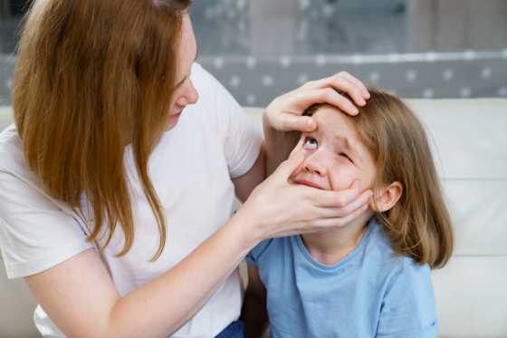 Conjunctivita la copii – simptome si remedii