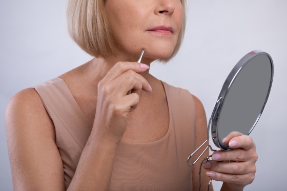 Solutii sigure pentru a stopa cresterea parului facial la femei
