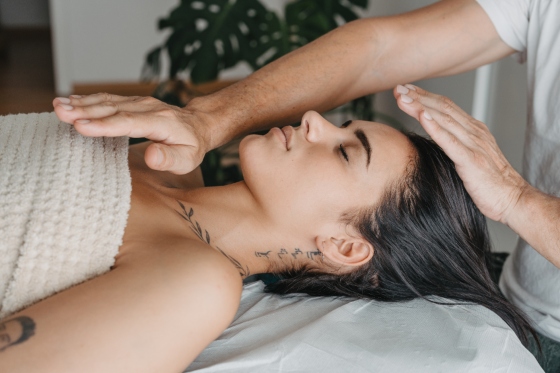 Terapia Reiki - ce este si la ce ajuta