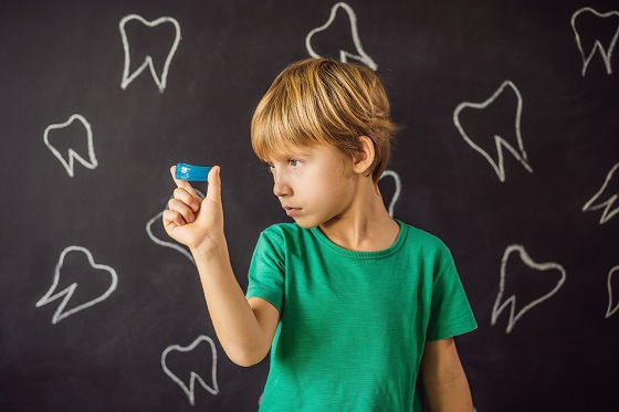 Bruxismul sau scrasnitul din dinti la copii - cauze si remedii
