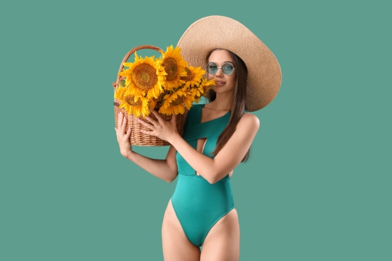 Cele mai potrivite costume de baie si accesorii pentru vara