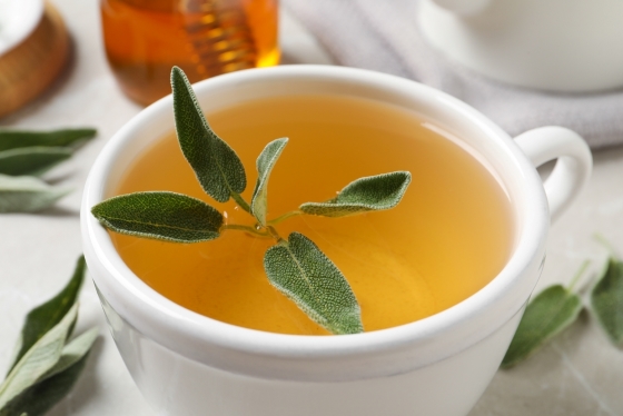8 beneficii ale ceaiului de salvie