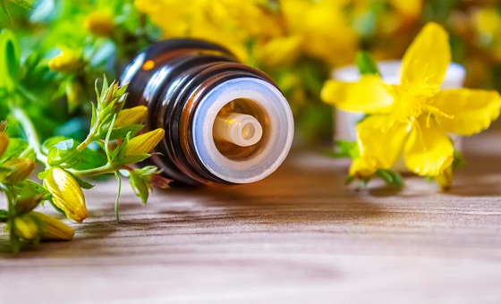Tinctura de sunatoare: beneficii si utilizari