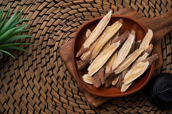 Astragalus – proprietati, beneficii si utilizari