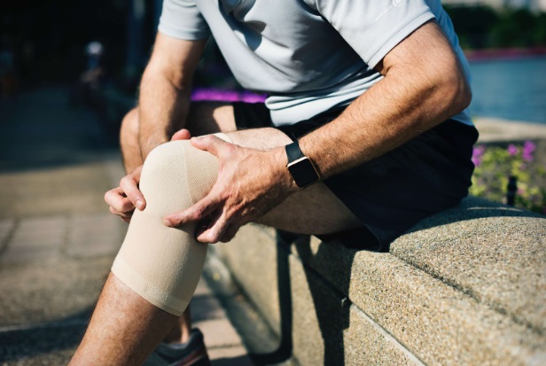 Cum să tratezi un genunchi rece, Durerile de genunchi – de ce apar si cum se trateaza