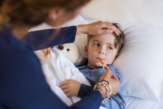 Sfaturi pentru parinti - cum sa ingrijiti copiii mici care au racit sau au gripa