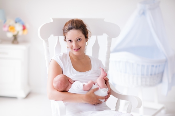 Alaptarea nou-nascutului. Sfaturi utile si probleme de evitat