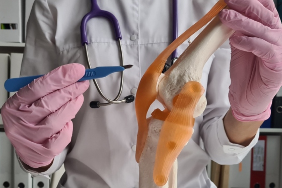 Artroscopie genunchi – ce este si cand este recomandata aceasta procedura chirurgicala