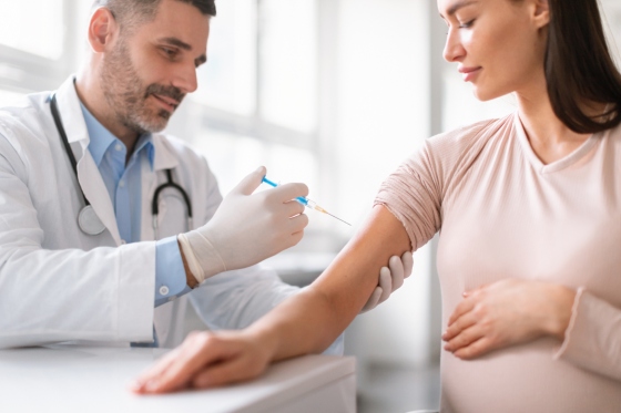 Vaccinul antigripal si sarcina – beneficii si precautii pentru viitoarele mame
