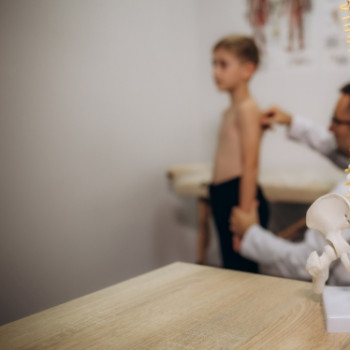 Cat de periculoasa este postura incorecta la copii?