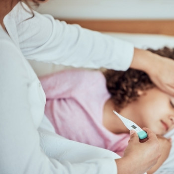 5 lucruri pe care parintii trebuie sa le stie despre febra la copii