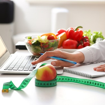 Ce dieta vi se potriveste? Comparatie intre cele mai populare 7 regimuri alimentare