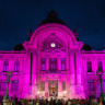 Catena sustine si in 2022 lupta impotriva cancerului de san. Palatul CEC a fost iluminat in roz