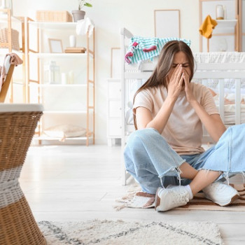 Schimbarile hormonale post-partum: cum va afecteaza corpul si starea de spirit