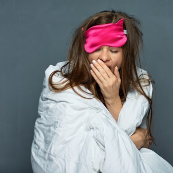 Somn agitat: 5 obiceiuri care afecteaza odihna si solutiile recomandate 