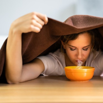 Cum se face corect inhalatia cu aburi pentru congestie nazala?