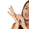 Eczema mainilor: cand apare, cum o recunoasteti si cum o puteti trata