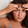 Cosuri pe frunte: cauze, tratamente, trucuri utile si preventive